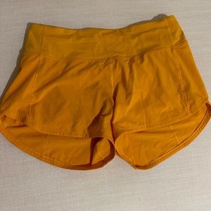 Lululemon size 6 Speed Up shorts